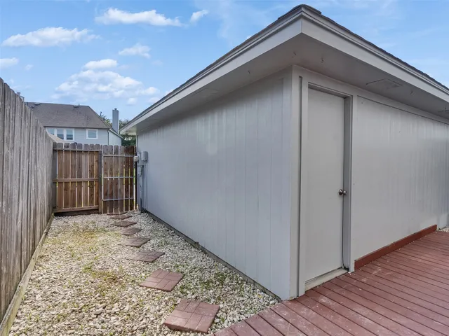 $250,000 | 1271 El Camino Village Drive, Webster, TX 77058