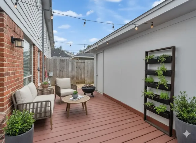 $250,000 | 1271 El Camino Village Drive, Webster, TX 77058