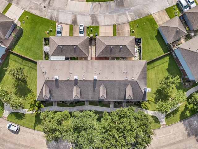 $250,000 | 1271 El Camino Village Drive, Webster, TX 77058