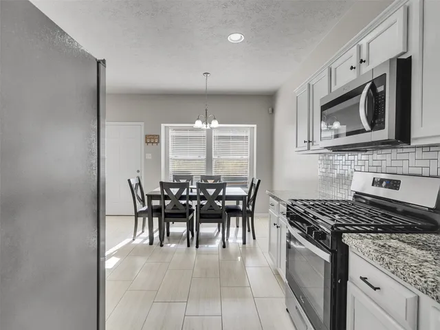 $250,000 | 1271 El Camino Village Drive, Webster, TX 77058