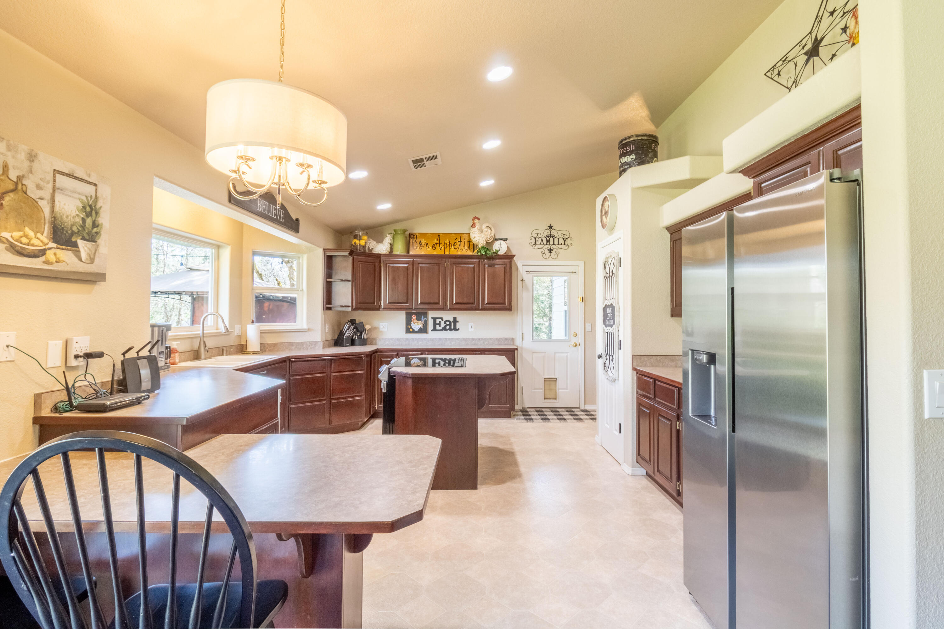 185 Starflower Way Merlin, OR 97532 - Photo 13 of 62