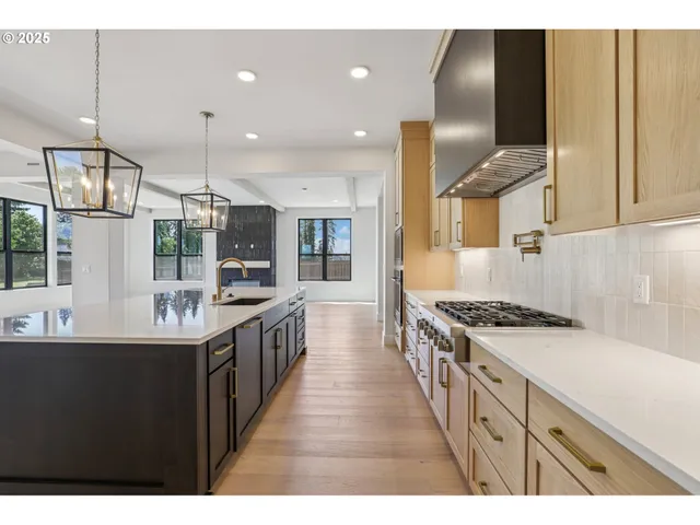 $1,499,900 | 8303 Northeast 174th Avenue, Vancouver, WA 98682