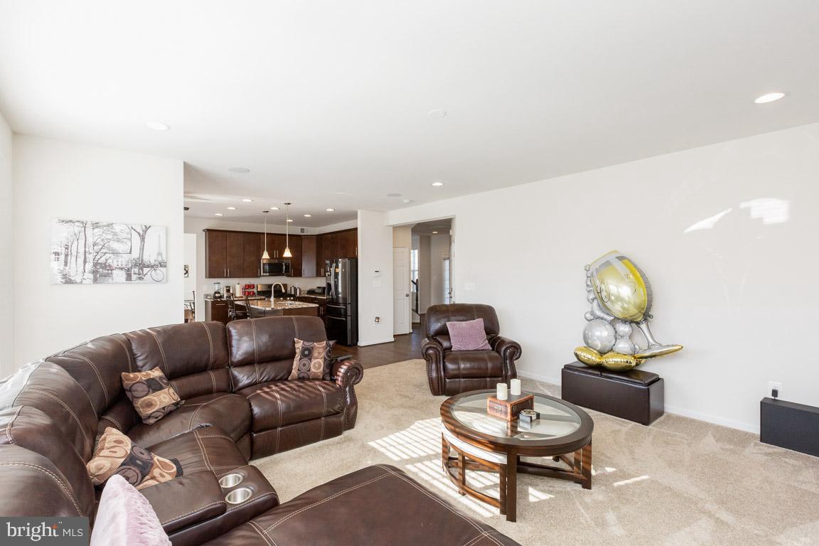 16035 Crossed Talons Road Woodbridge, VA 22193 - Photo 13 of 35 Family Room
