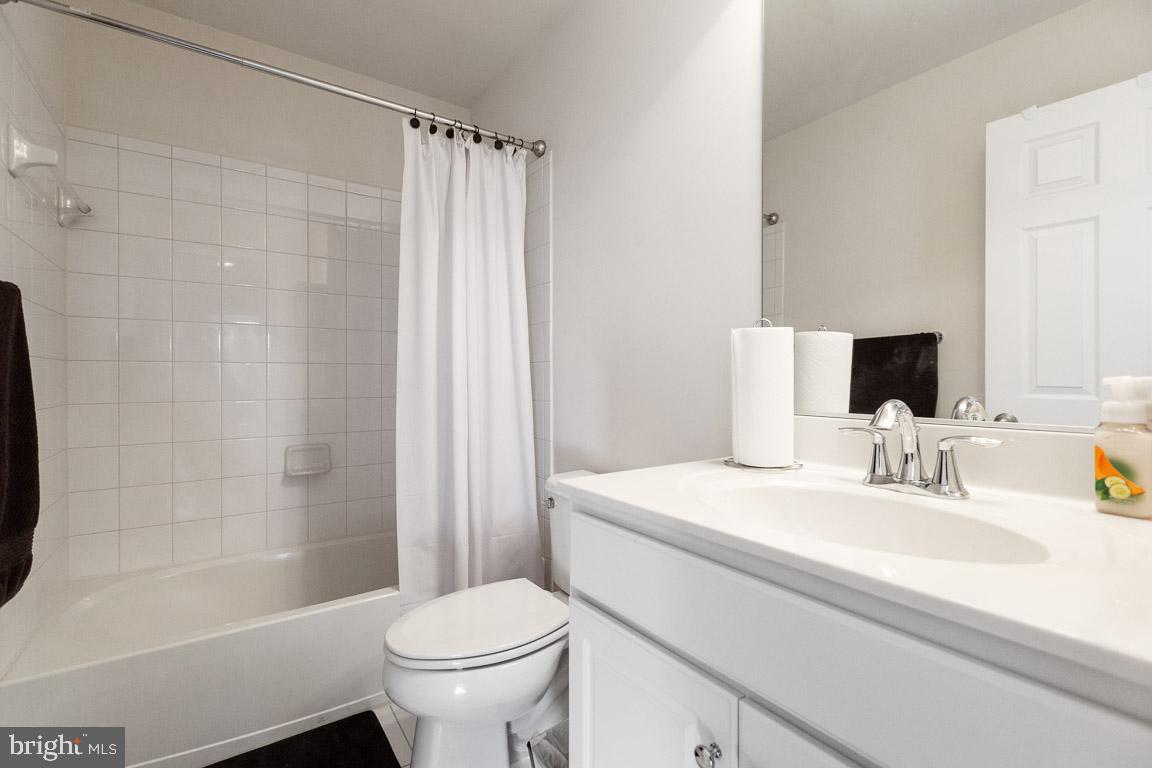 16035 Crossed Talons Road Woodbridge, VA 22193 - Photo 21 of 35 Bathroom Two
