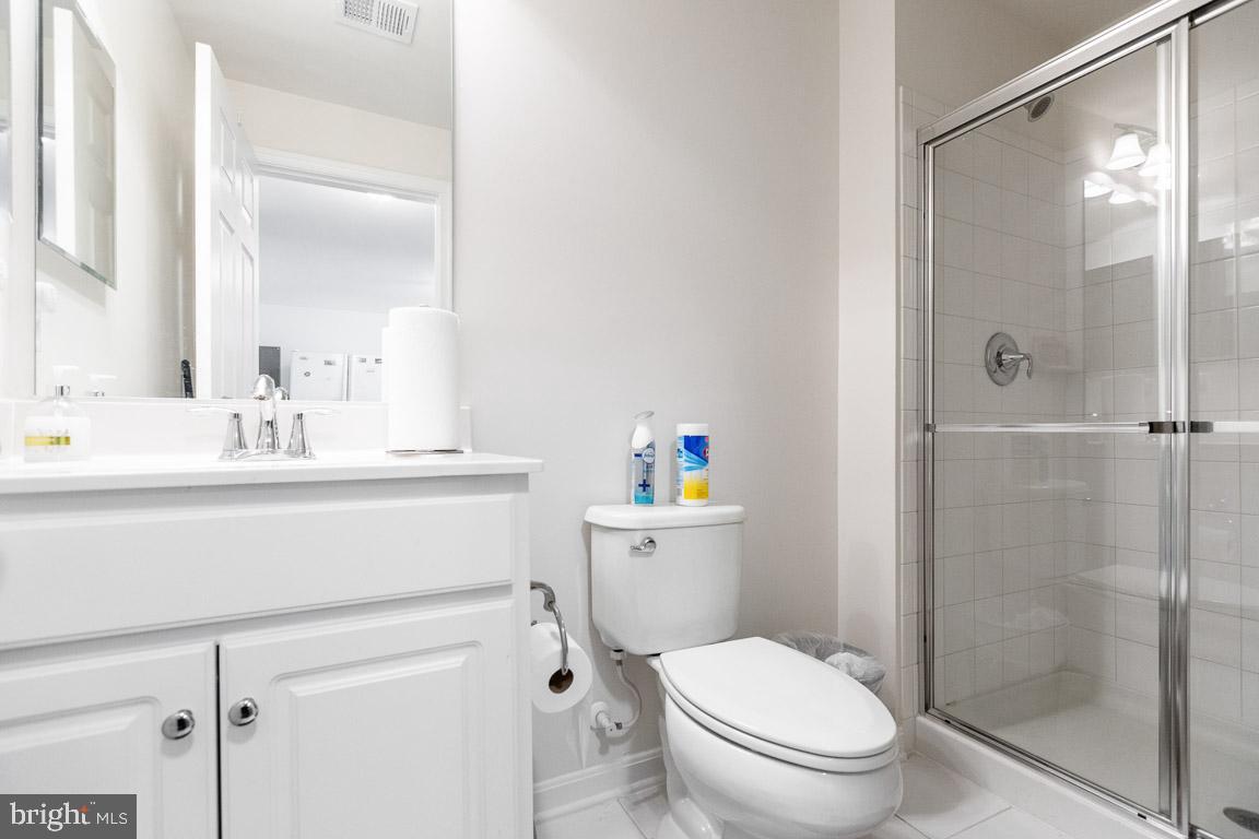 16035 Crossed Talons Road Woodbridge, VA 22193 - Photo 29 of 35 Bathroom Three