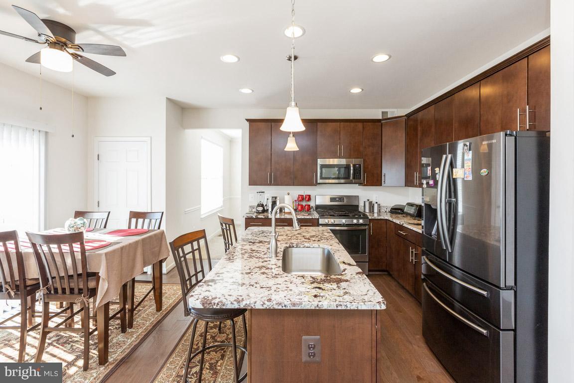 16035 Crossed Talons Road Woodbridge, VA 22193 - Photo 10 of 35 Kitchen