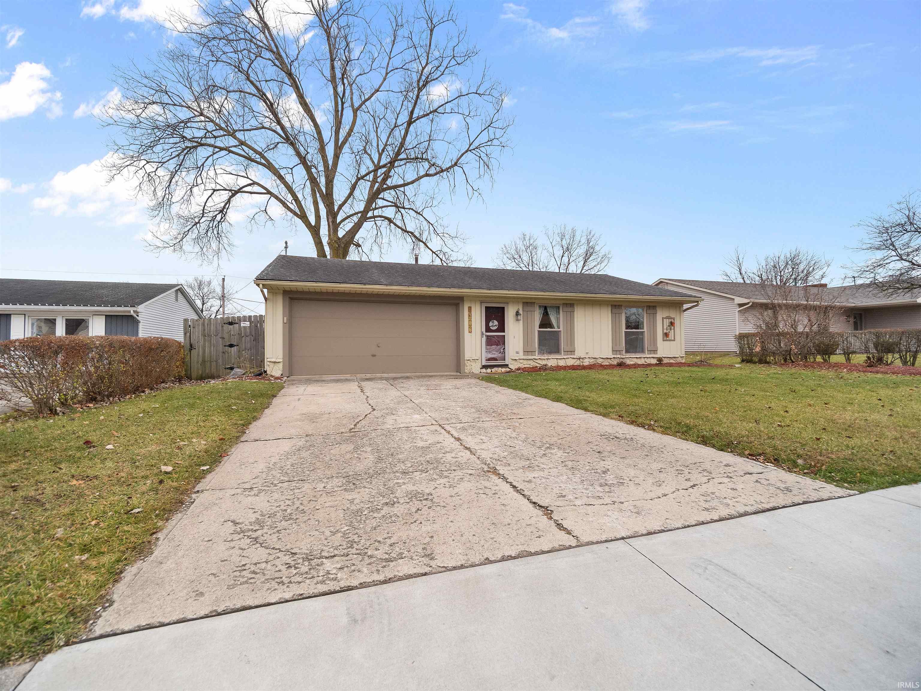 1206 Springbrook Road Fort Wayne, IN 46825 - Photo 2 of 26 Gallery Image 2
