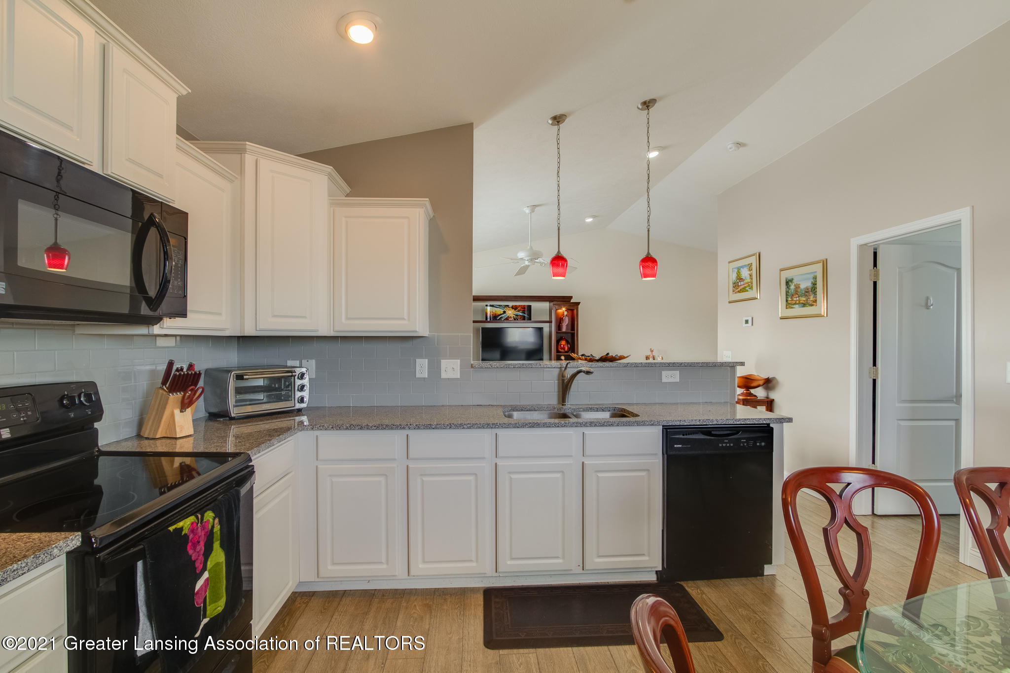 175 Lake Ridge Drive Mason, MI 48854 - Photo 11 of 31 175_Lake_Ridge_CASSIE-12