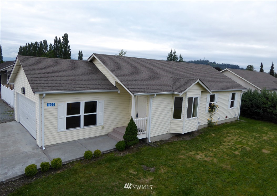 1003 Peterson Road Burlington, WA 98233 - Photo 3 of 23 Gallery Image 3