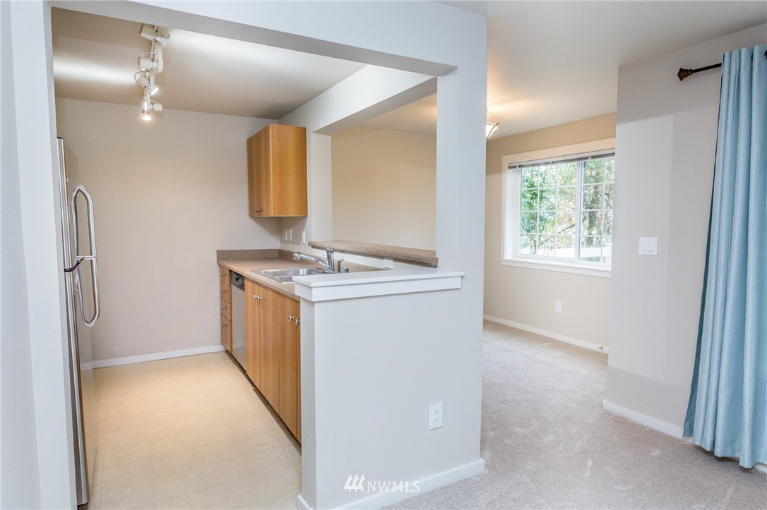 12404 East Gibson Road, Unit L103 Everett, WA 98204 - Photo 4 of 22 Gallery Image 4