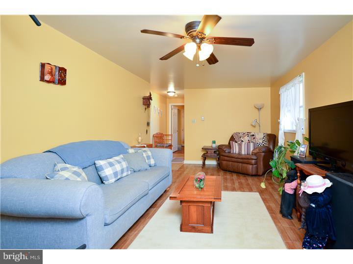 33 Hunters Run Road Honey Brook, PA 19344 - Photo 15 of 25 Family Room