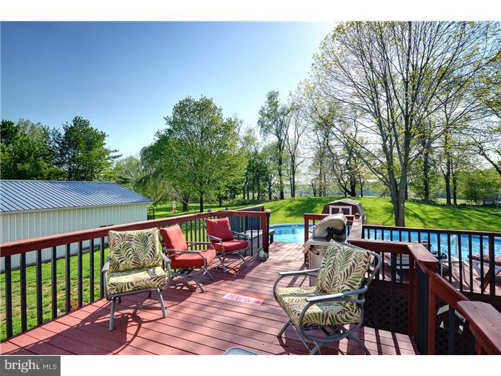 33 Hunters Run Road Honey Brook, PA 19344 - Photo 17 of 25 Deck