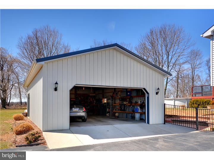 33 Hunters Run Road Honey Brook, PA 19344 - Photo 21 of 25 Garage