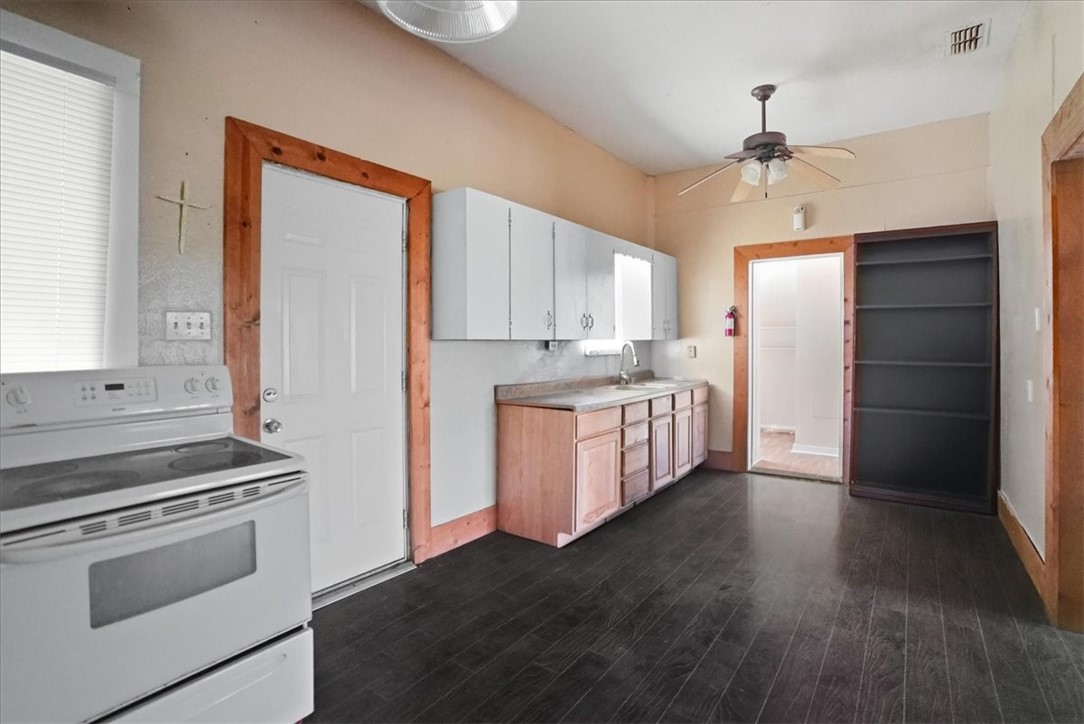 405 East Main Street Bishop, TX 78343 - Photo 5 of 14