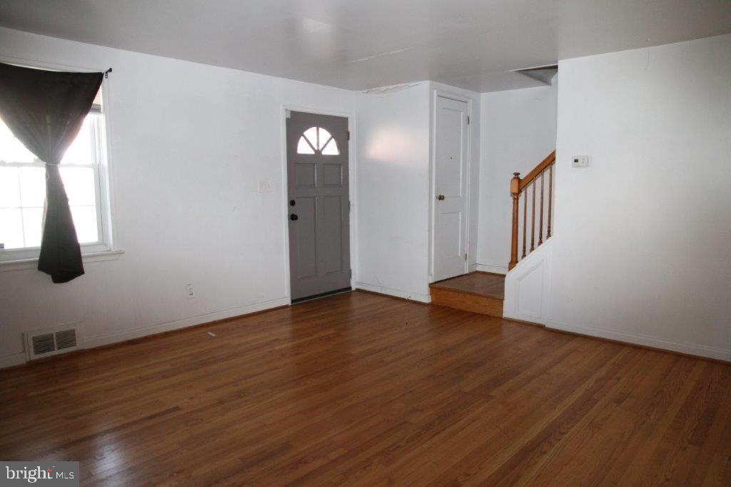 1801 Northbourne Road Baltimore, MD 21239 - Photo 4 of 11