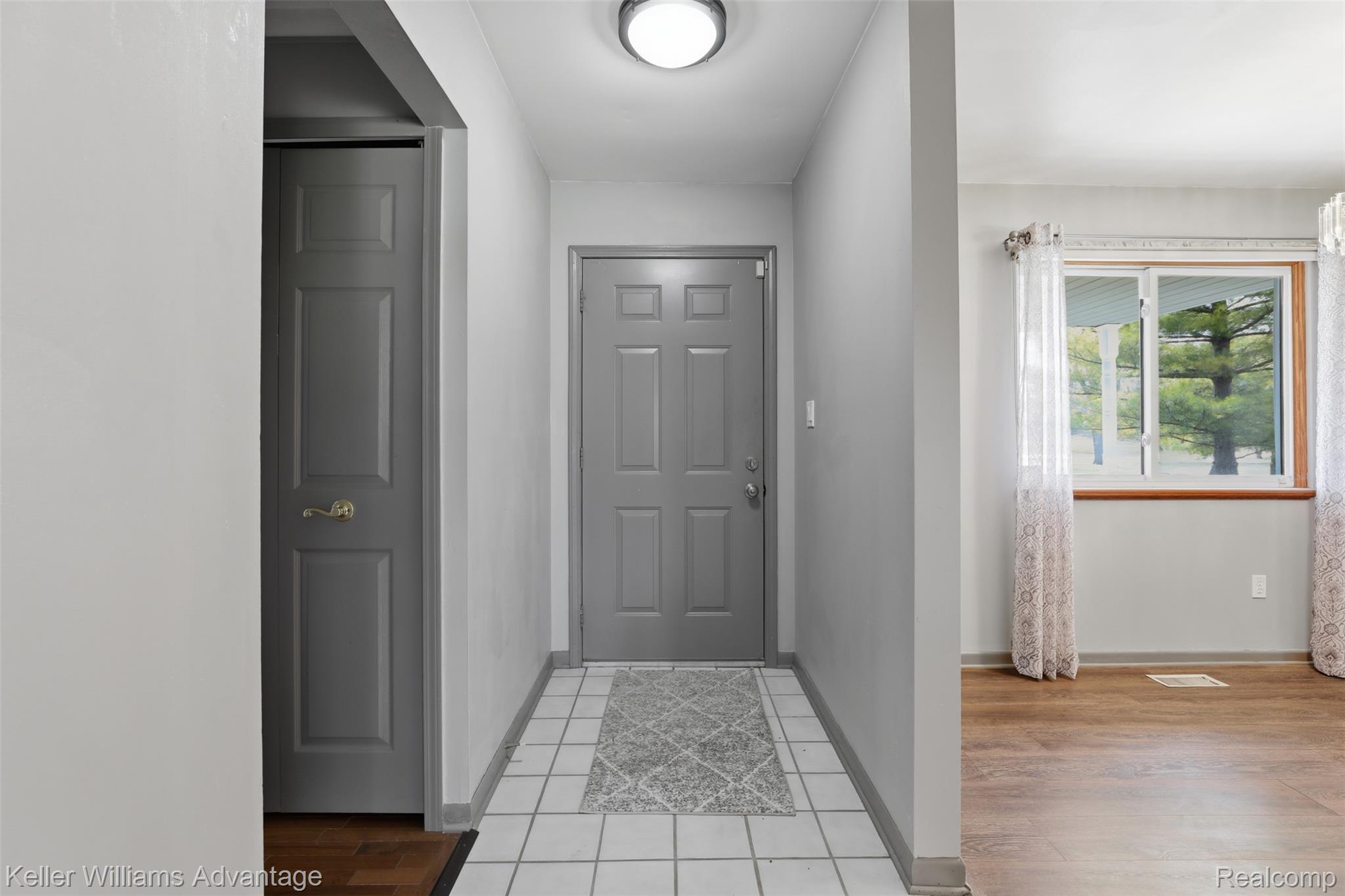 28800 Sibley Road Romulus, MI 48174 - Photo 6 of 60 5_28800 sibley rd-5.jpg