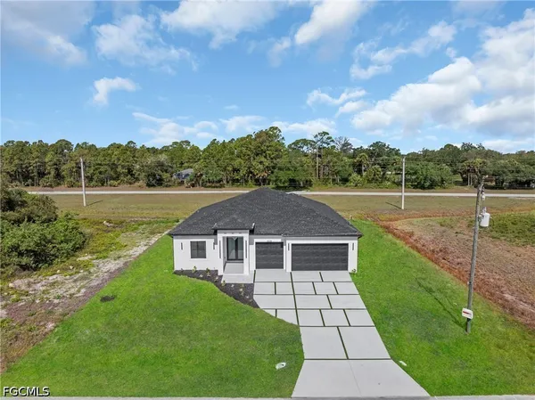 $470,000 | 8005 Sunrise Circle, LaBelle, FL 33935