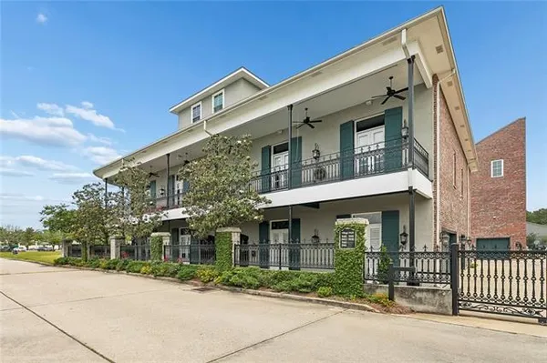 $865,000 | 940 Village Walk, Unit 3B, Covington, LA 70433
