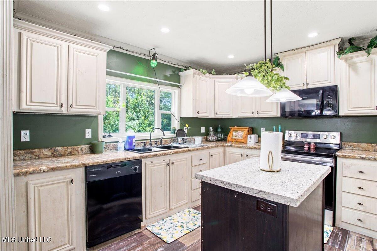 59 West Seneca Road Lumberton, MS 39455 - Photo 17 of 41 17-Kitchen