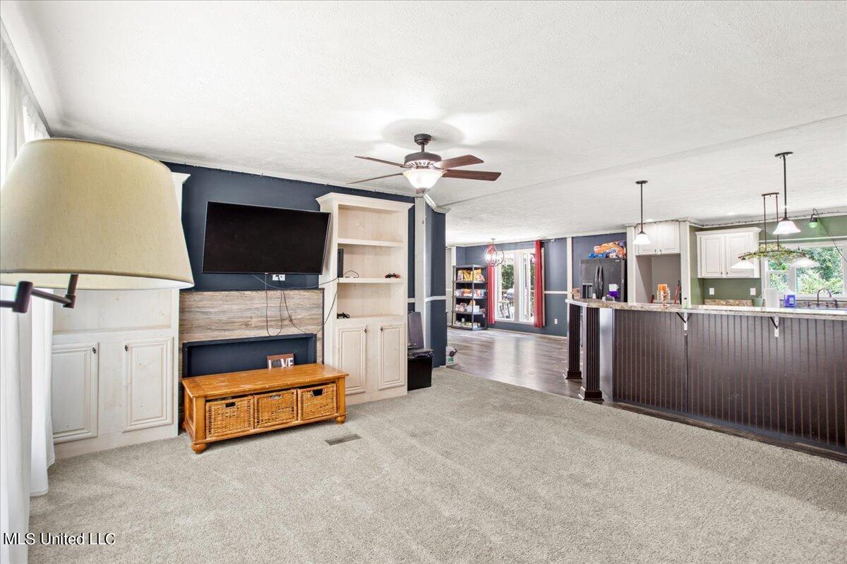 59 West Seneca Road Lumberton, MS 39455 - Photo 6 of 41 06-Living Room