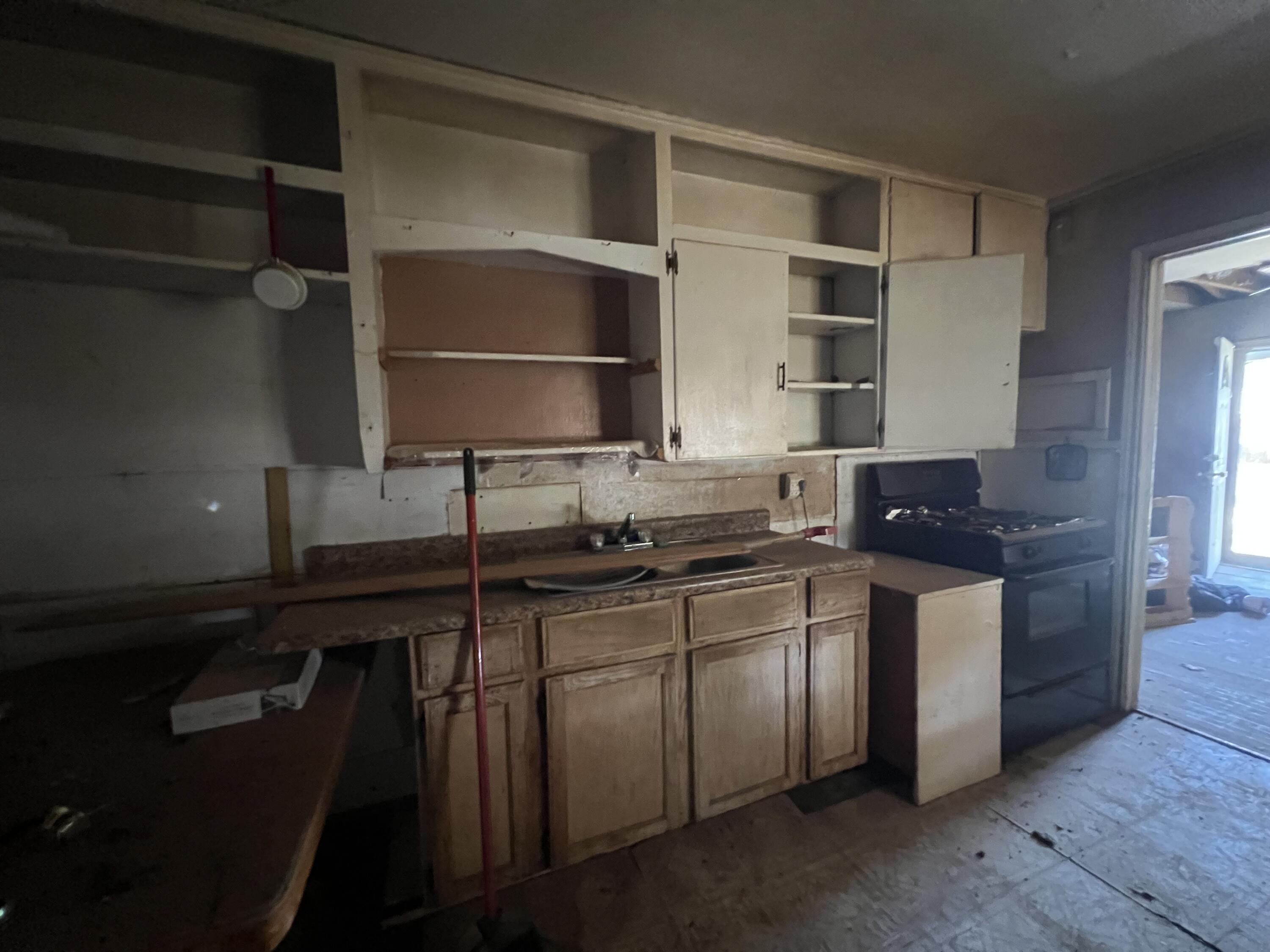 618 30th Street Lubbock, TX 79404 - Photo 2 of 13 IMG_8667