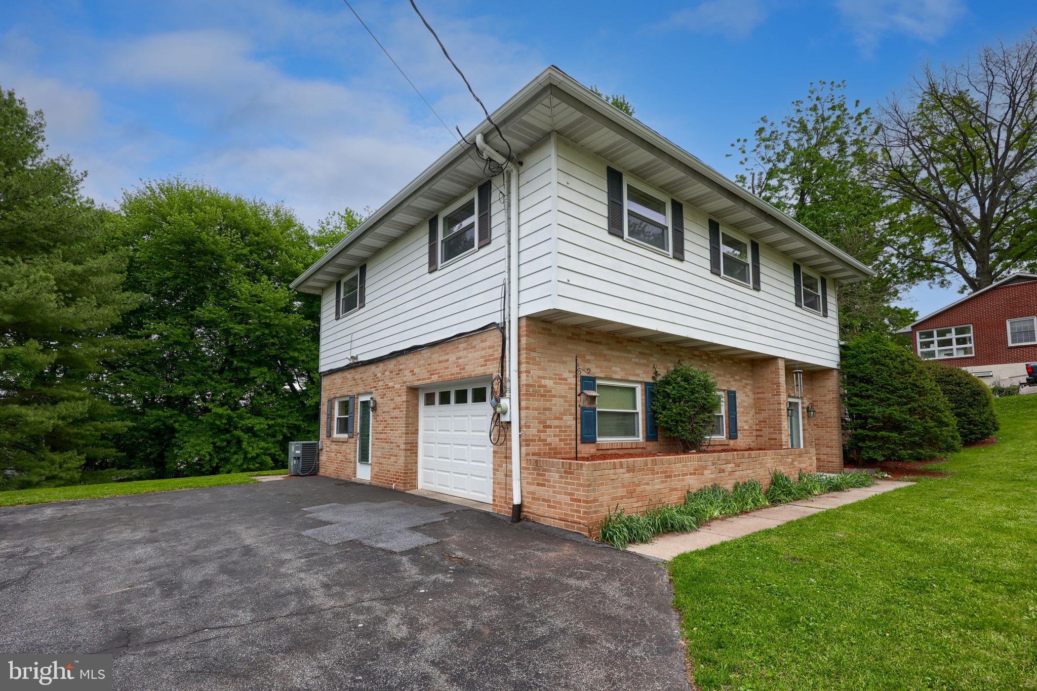 632 Adelia Street Middletown, PA 17057 - Photo 3 of 52