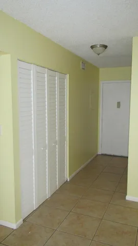 $1,900 | 6100 Forest Hill Boulevard, Unit 202, West Palm Beach, FL 33415