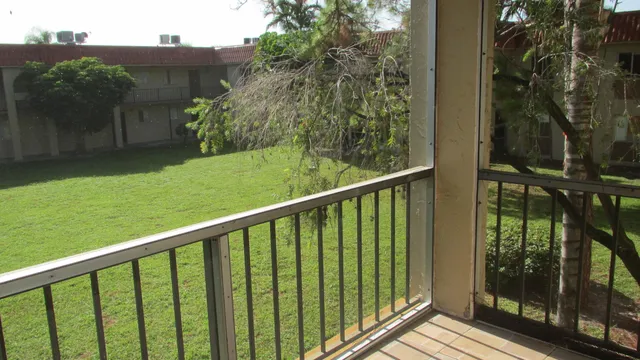 $1,900 | 6100 Forest Hill Boulevard, Unit 202, West Palm Beach, FL 33415