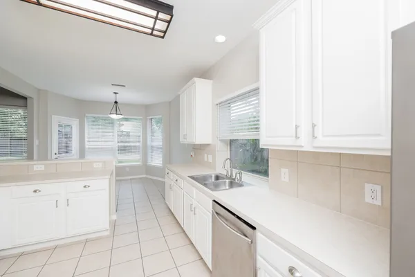 $2,340 | 13202 Bufflehead Court, Houston, TX 77044