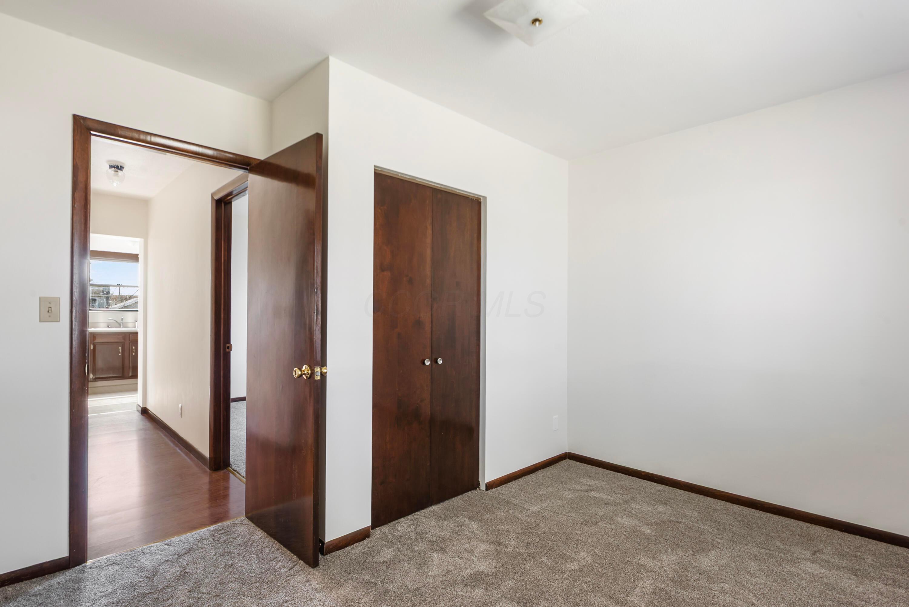 2291 East Howard Road Obetz, OH 43207 - Photo 10 of 43 Bedroom #1
