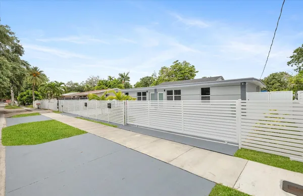$3,200 | 2433 Northwest 97th Street, Miami, FL 33147