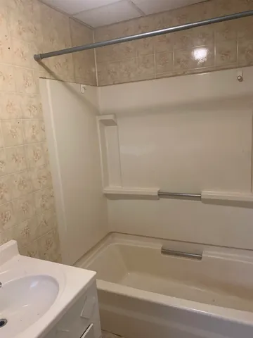 $1,995 | 22 Spring Street, Somersworth, NH 03878