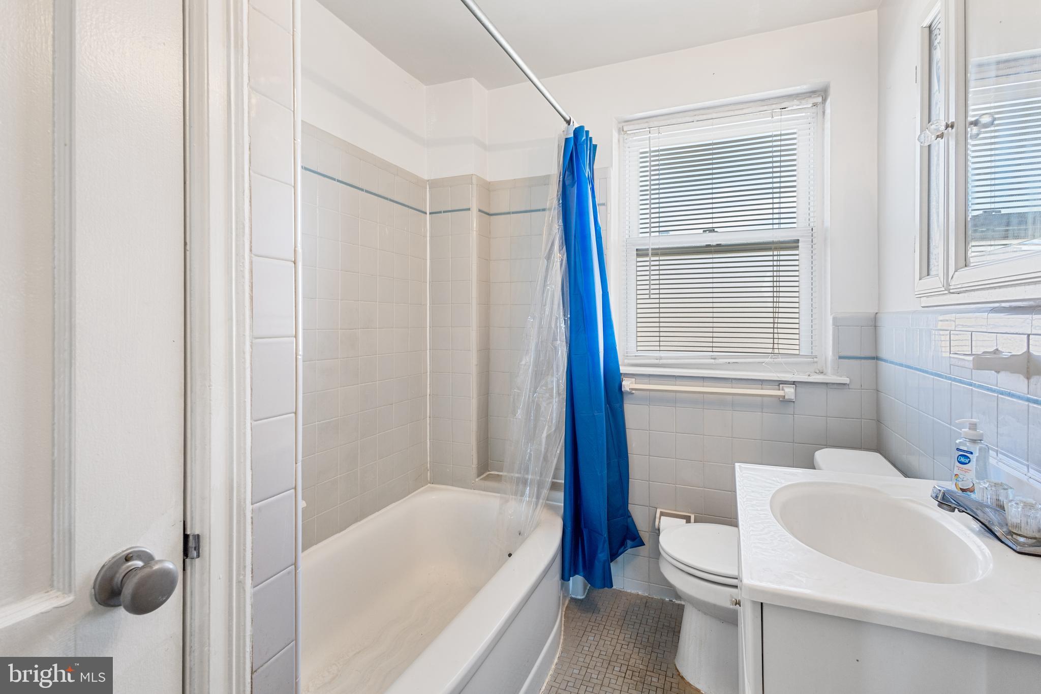 7112 Bustleton Avenue Philadelphia, PA 19149 - Photo 11 of 15