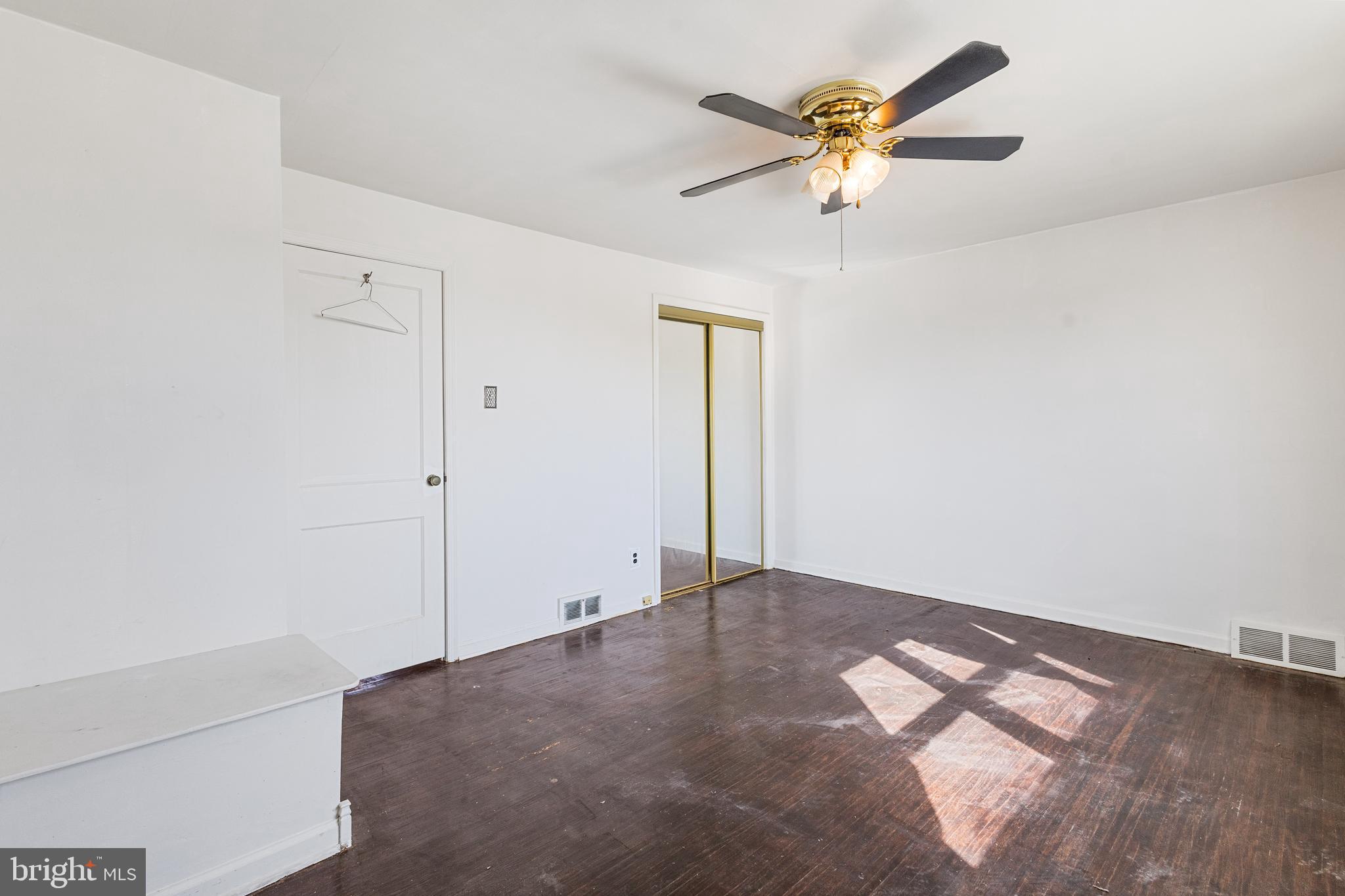 7112 Bustleton Avenue Philadelphia, PA 19149 - Photo 9 of 15