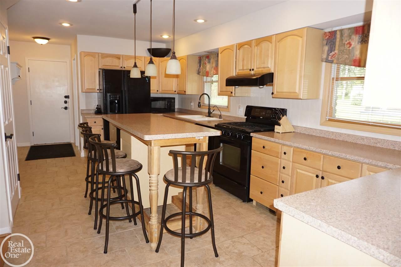 360 Donegal Drive Rochester Hills, MI 48309 - Photo 8 of 21