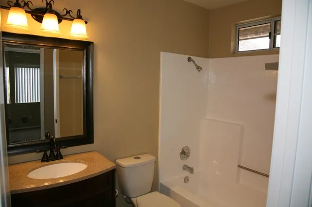 $2,950 | 6252 Granite Court, Lancaster, CA 93536