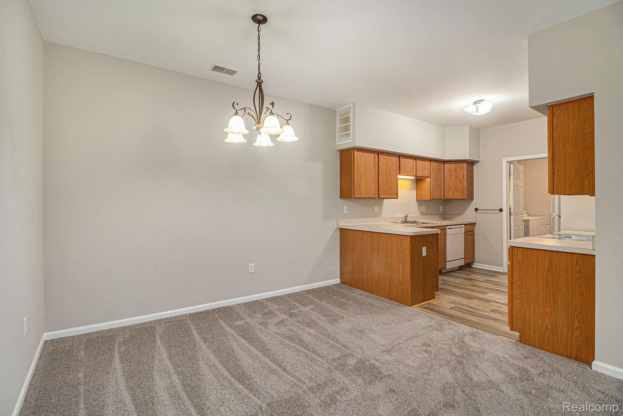 1114 Rial Lake Drive Howell, MI 48843 - Photo 12 of 27 Gallery Image 12