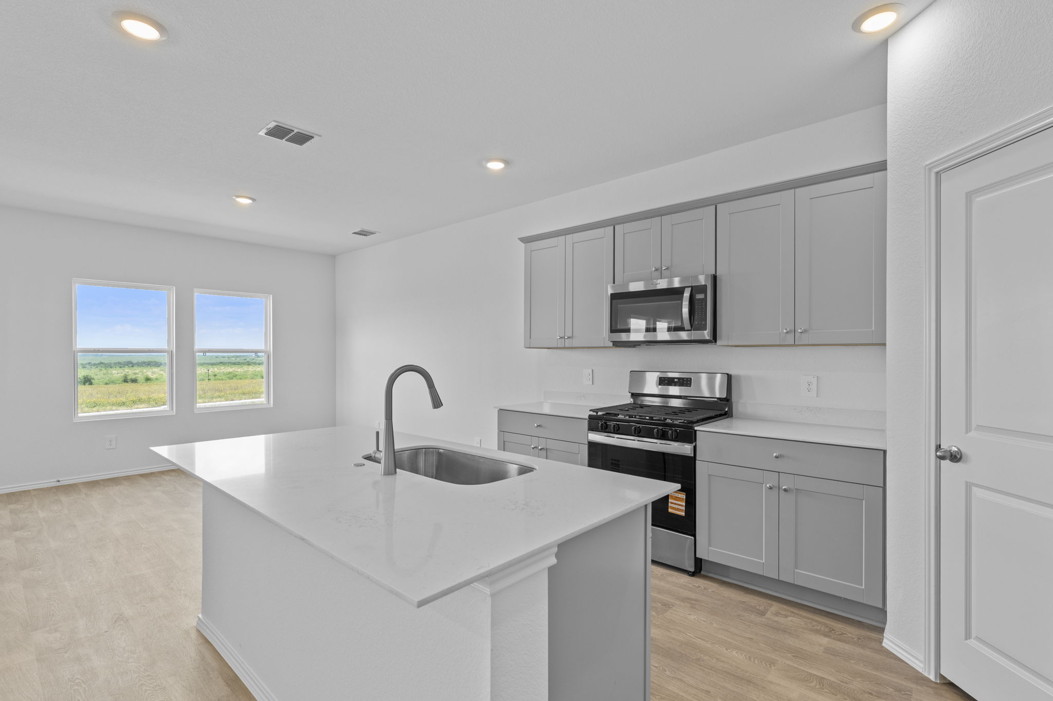 175 Arnold Loop Kyle, TX 78640 - Photo 6 of 40