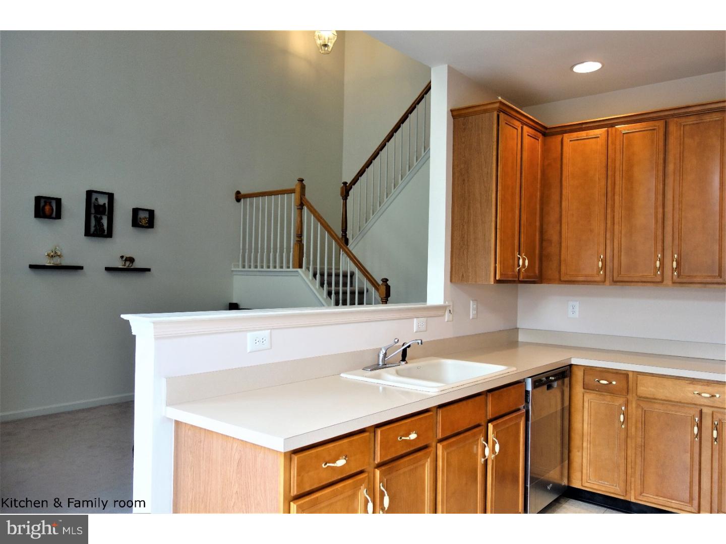 18 Brownstone Road East Windsor, NJ 08520 - Photo 8 of 18