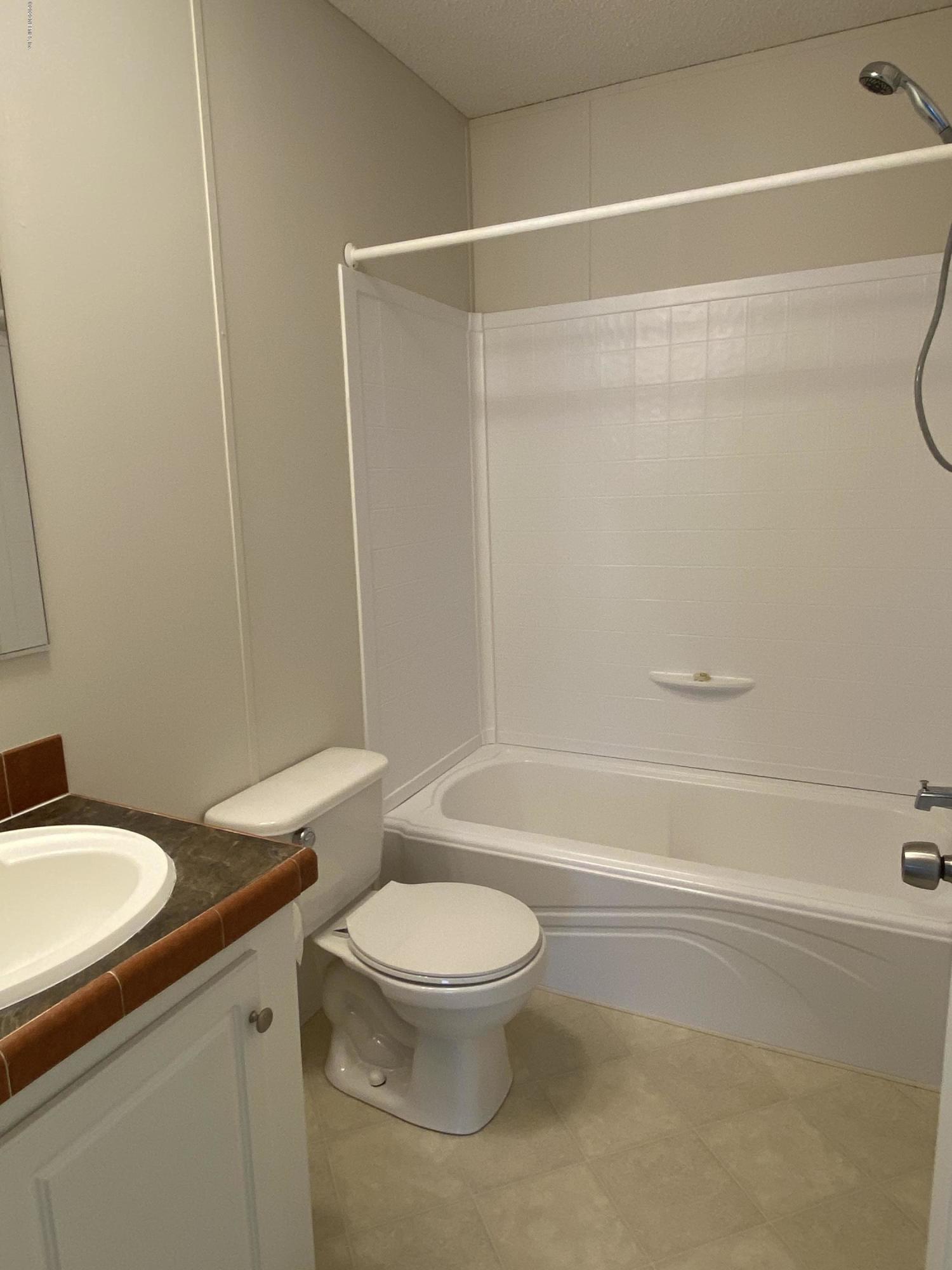 219 Long Road Interlachen, FL 32148 - Photo 9 of 21 Guest Bath