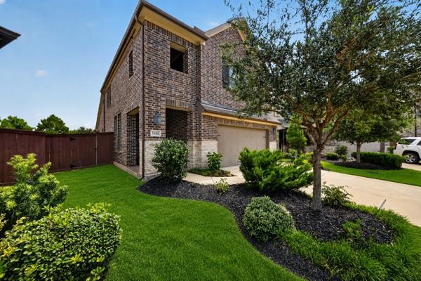 23002 Sutton Manor Way Katy, TX 77493 - Photo 3 of 22