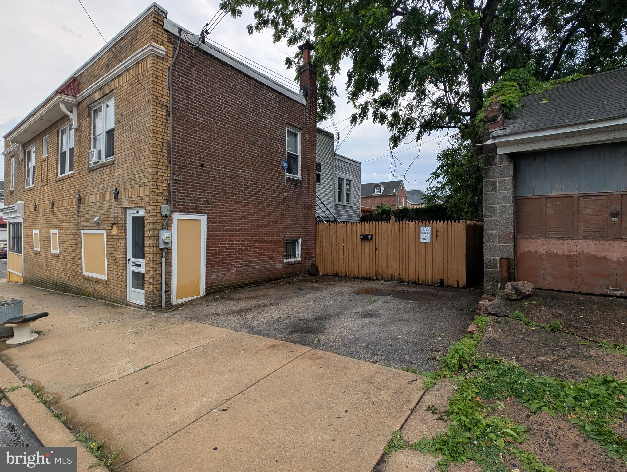 700 Long Lane Upper Darby, PA 19082 - Photo 3 of 21