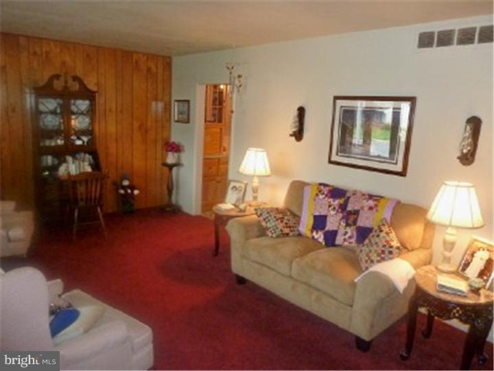 210 North Brownleaf Road Newark, DE 19713 - Photo 3 of 18
