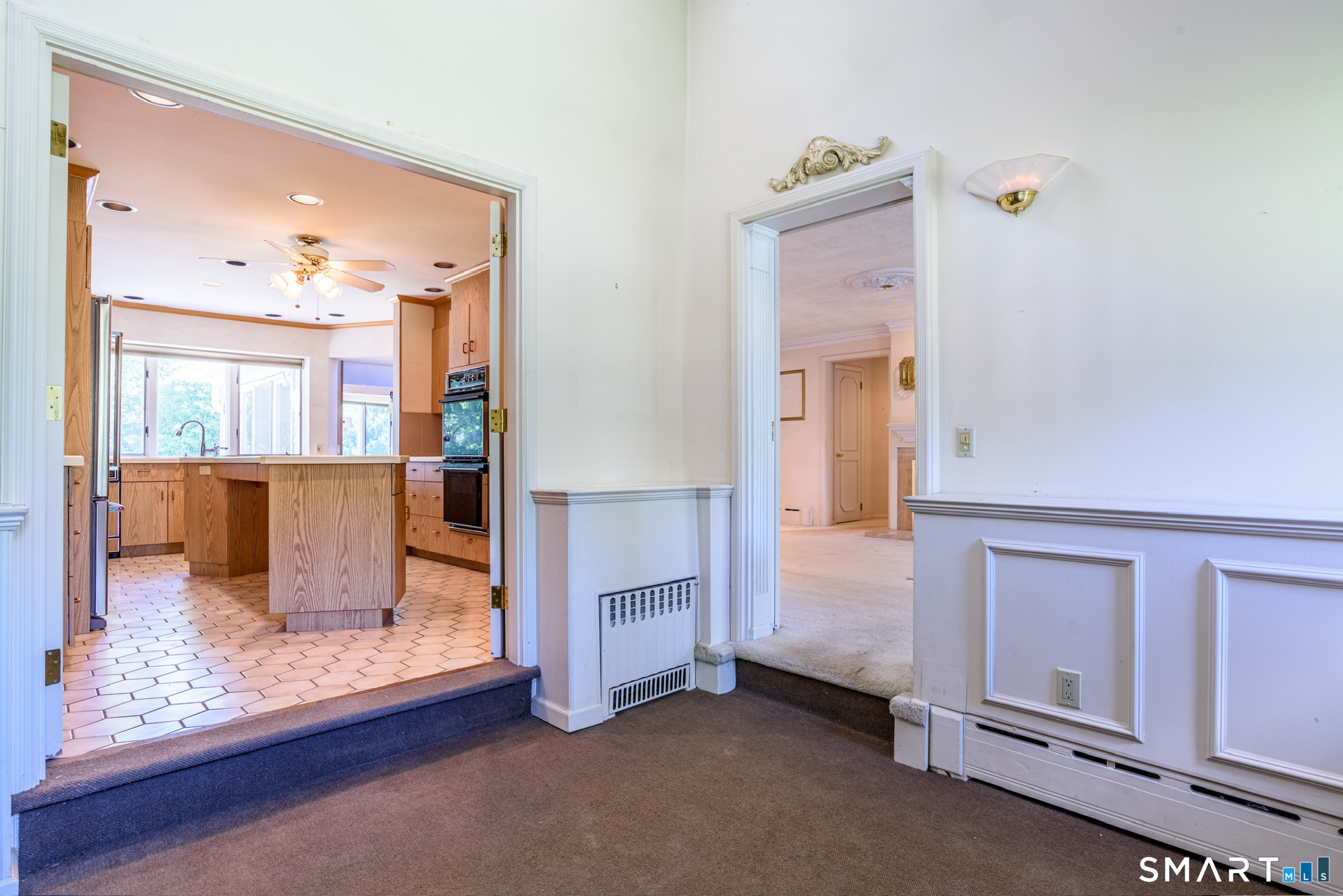 142 Williams Road Trumbull, CT 06611 - Photo 4 of 40