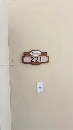 $2,750 | 10885 Northwest 89th Terrace, Unit 221, Doral, FL 33178