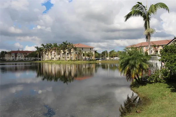 $2,750 | 10885 Northwest 89th Terrace, Unit 221, Doral, FL 33178