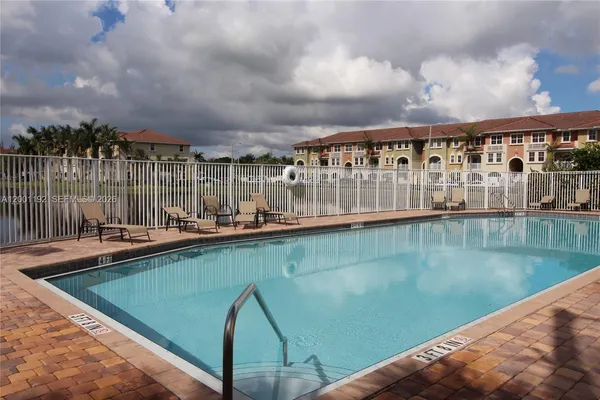 $2,750 | 10885 Northwest 89th Terrace, Unit 221, Doral, FL 33178