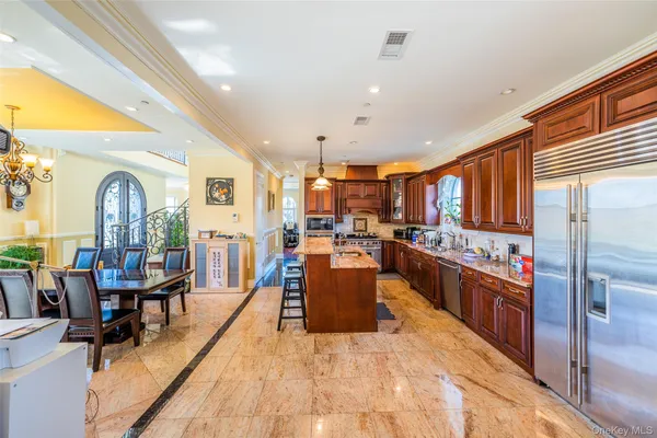 $2,280,000 | 160-03 Cryders Lane | Beechhurst