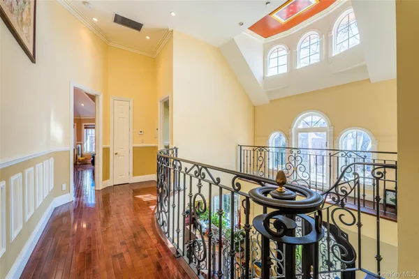 $2,280,000 | 160-03 Cryders Lane | Beechhurst