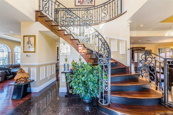 $2,280,000 | 160-03 Cryders Lane | Beechhurst